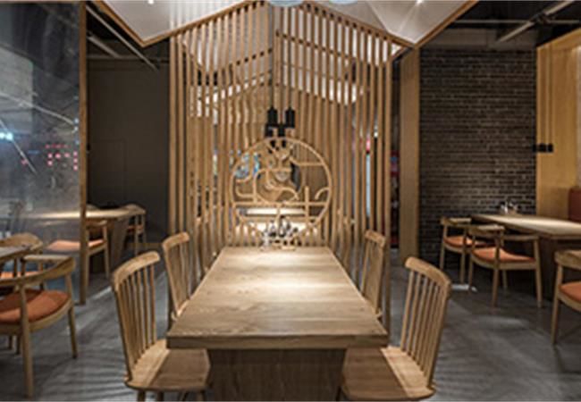 合肥餐飲店裝修設(shè)計(jì)對(duì)話園林風(fēng)格，呈現(xiàn)出移步異景的空間視覺